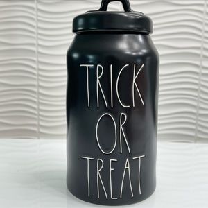 Rae Dunn TRICK OR TREAT Black Canister 🖤